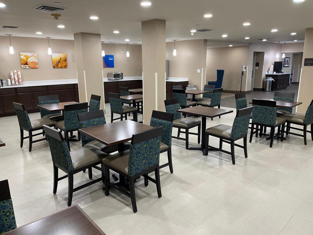 Quality Inn & Suites Spring Lake - Fayetteville Near Fort Bragg Exterior photo