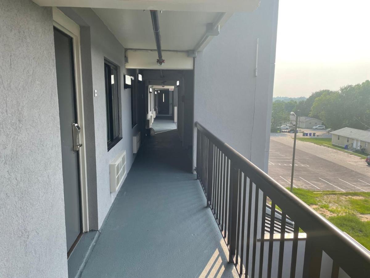 Quality Inn & Suites Spring Lake - Fayetteville Near Fort Bragg Exterior photo